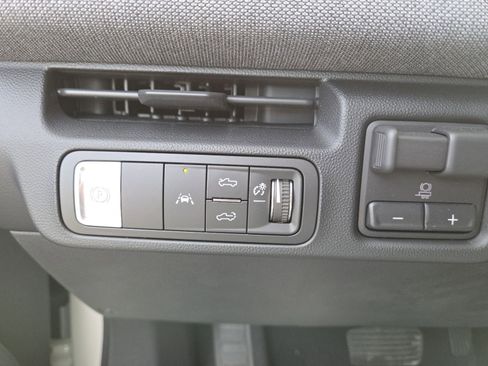 New 2026 GMC Sierra EV Elevation image 28