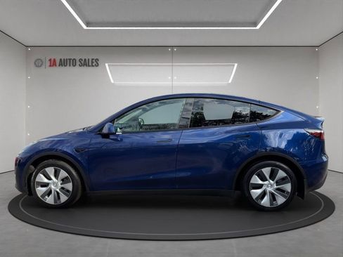 Used 2023 Tesla Model Y Long Range image 2