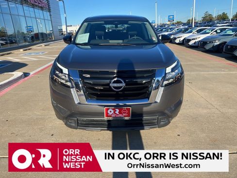 Used 2024 Nissan Pathfinder S image 8