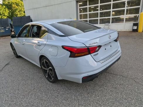 Used 2023 Nissan Altima 2.5 SR w/ SR Premium Package FWD image 8