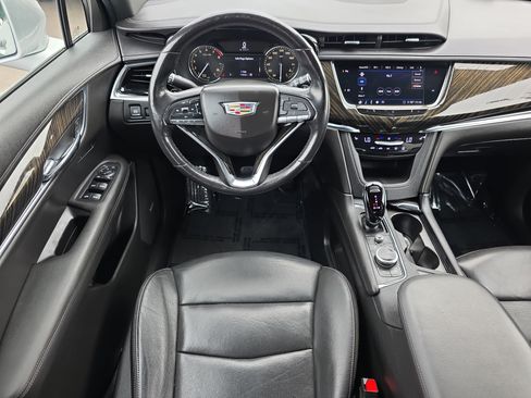 Used 2020 Cadillac XT6 Premium Luxury AWD/4WD image 12