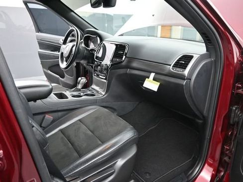 Used 2020 Jeep Grand Cherokee Altitude AWD/4WD image 24