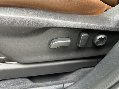 Used 2023 Subaru Ascent Touring image 12