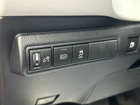 Certified 2024 Toyota Corolla SE w/ SE Package image 15