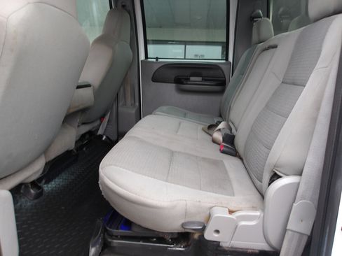 Used 2005 Ford F250 XLT image 10