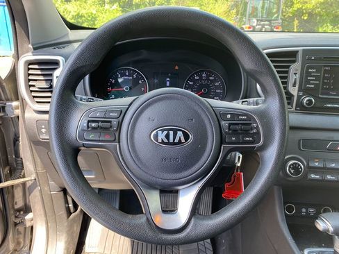 Used 2019 Kia Sportage LX image 9