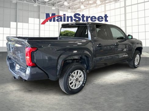 Used 2024 Toyota Tacoma SR5 AWD/4WD image 5