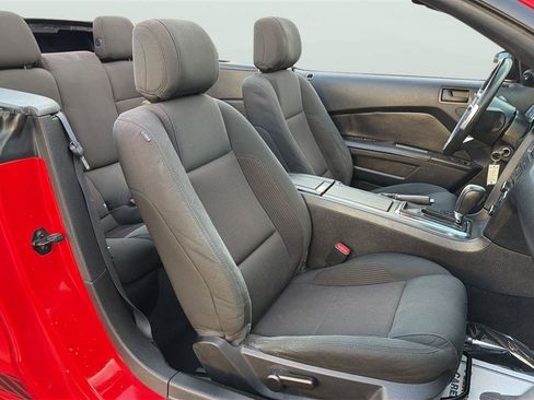 Used 2013 Ford Mustang Convertible RWD image 19