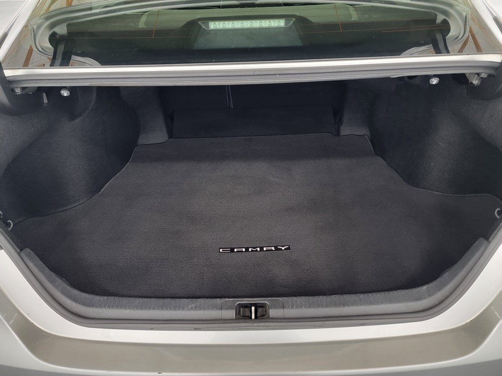 Used 2018 Toyota Camry XSE FWD image 31