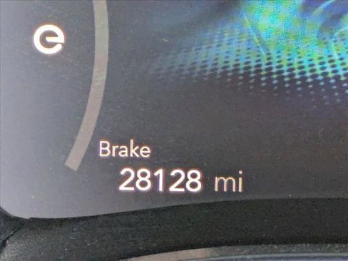 Used 2024 Chrysler Pacifica Pinnacle image 9