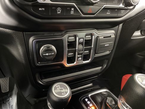 Used 2022 Jeep Gladiator Sport image 28