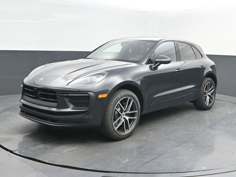 New 2025 Porsche Macan image 1