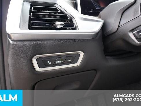 Used 2025 BMW X7 xDrive40i w/ Premium Package AWD/4WD image 16