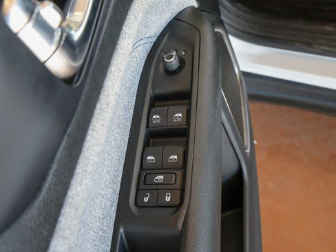 Used 2022 Jeep Compass Latitude image 27