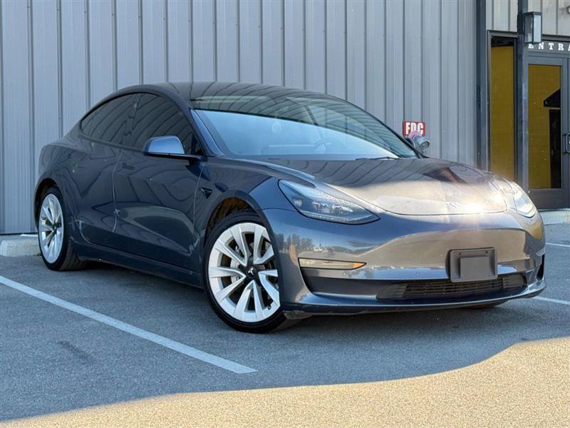 Used 2022 Tesla Model 3 Long Range AWD/4WD image 3