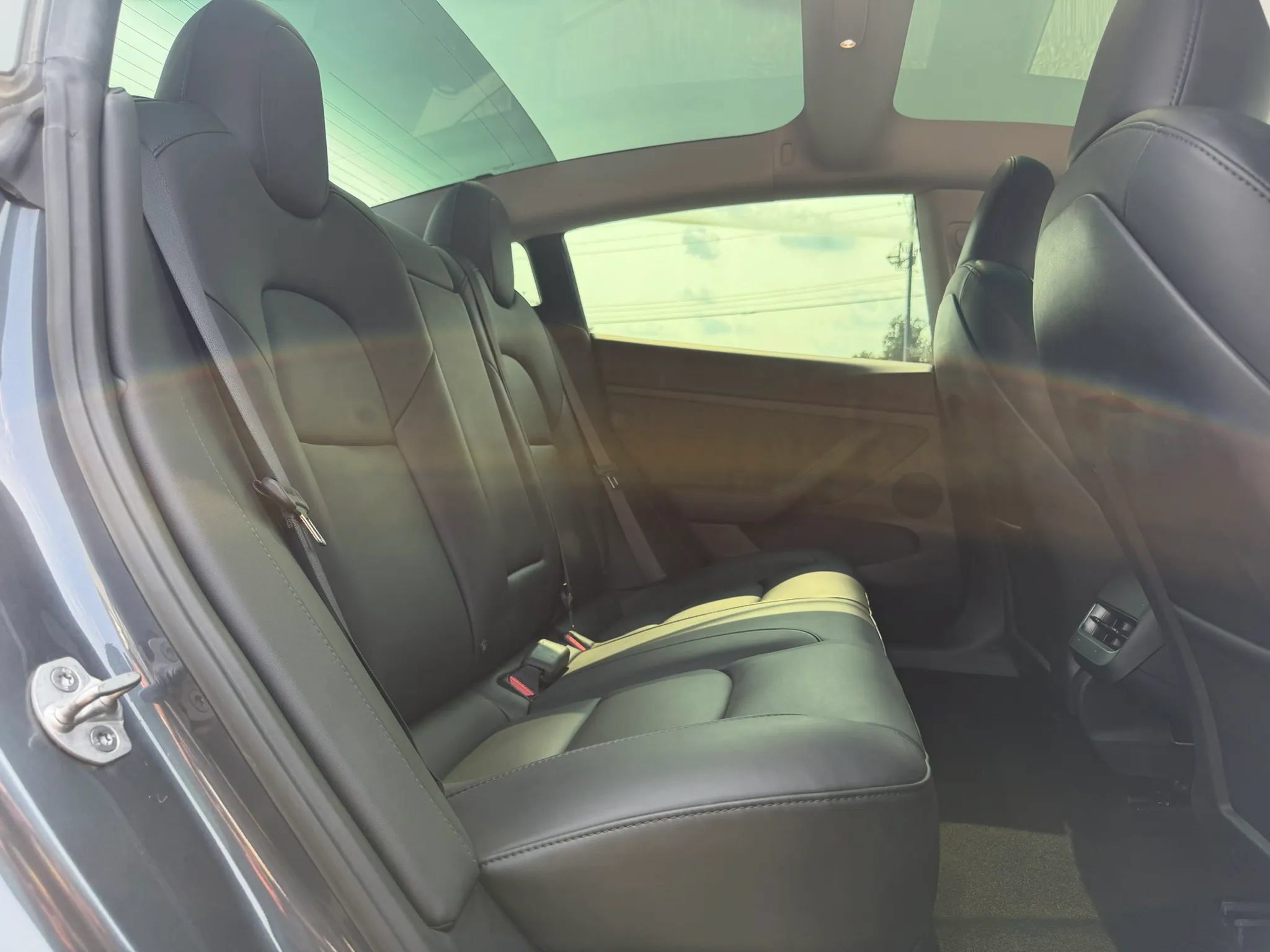 Used 2023 Tesla Model 3 Standard Range RWD image 17