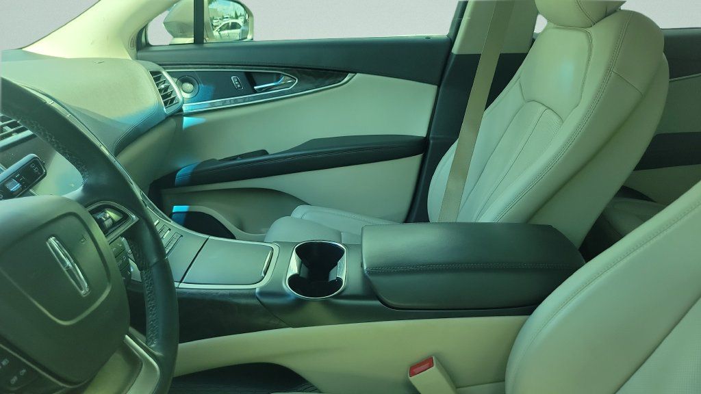 Used 2019 Lincoln Nautilus Reserve FWD image 5