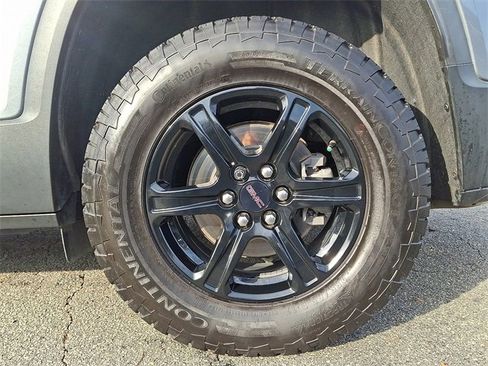 Used 2022 GMC Acadia AT4 w/ Technology Package image 8