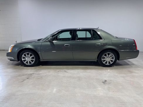 Used 2008 Cadillac DTS FWD image 4
