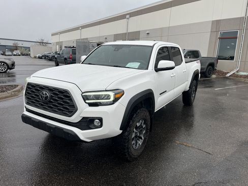 Used 2020 Toyota Tacoma TRD Off-Road AWD/4WD image 3