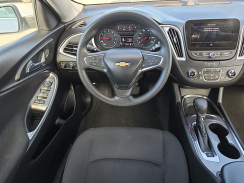 Used 2023 Chevrolet Malibu LT FWD image 9