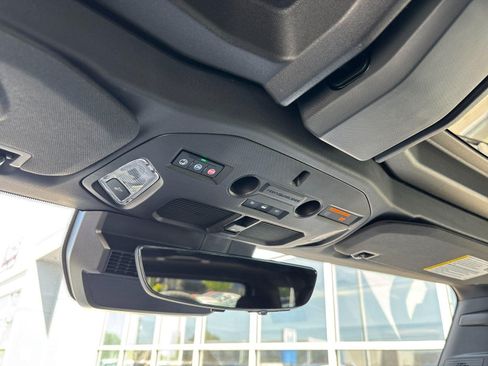 Used 2025 GMC Hummer EV 2X AWD/4WD image 30