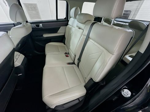 Used 2025 Hyundai Santa Fe SEL FWD image 27