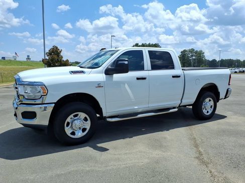 Used 2024 RAM 3500 Tradesman w/ Chrome Appearance Group AWD/4WD image 3