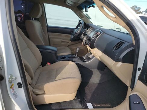 Used 2014 Toyota Tacoma PreRunner w/ Convenience Package RWD image 10