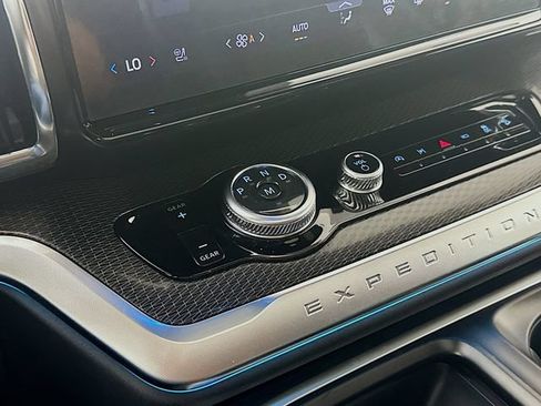 New 2027 Ford Expedition Max Platinum w/ Stealth Performance Package AWD/4WD image 16