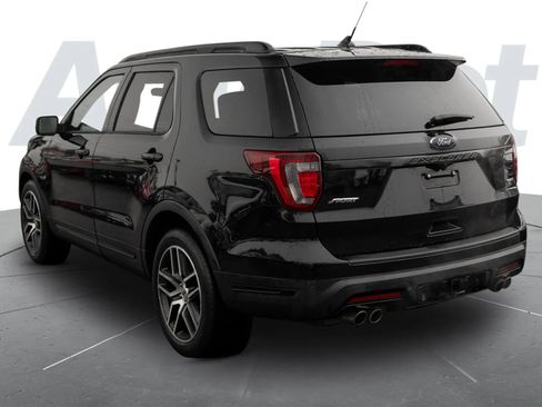 Used 2019 Ford Explorer Sport image 2
