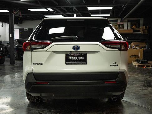 Used 2022 Toyota RAV4 LE image 6