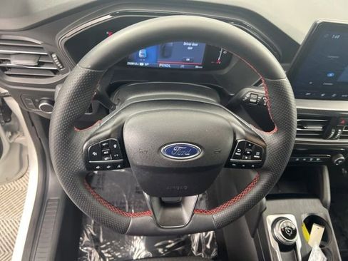 Used 2023 Ford Escape ST-Line w/ Tech Pack #1 AWD/4WD image 19