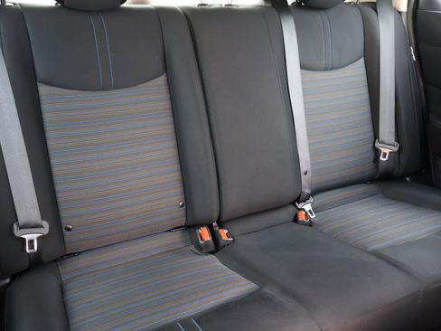 Used 2022 Nissan Leaf SV image 18