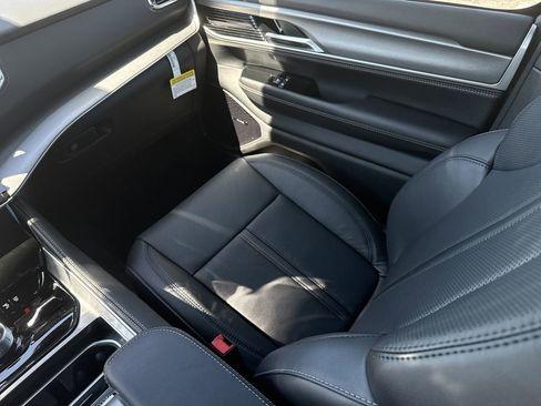 New 2026 Jeep Grand Wagoneer L Limited image 27