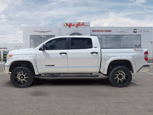 Used 2016 Toyota Tundra SR5 w/ SR5 Upgrade Package RWD image 2