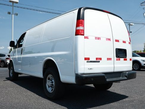 Used 2021 Chevrolet Express 2500 RWD image 10