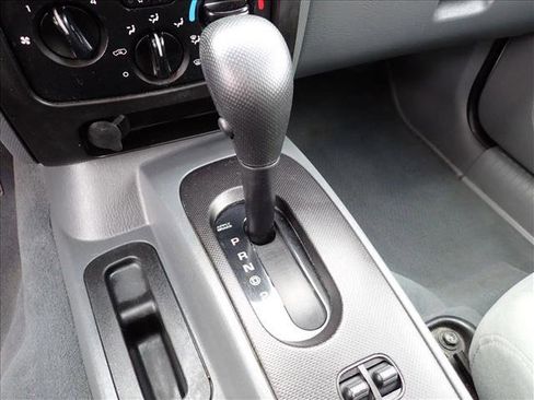 Used 2007 Jeep Liberty Sport image 17