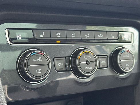 Used 2019 Volkswagen Tiguan S image 20