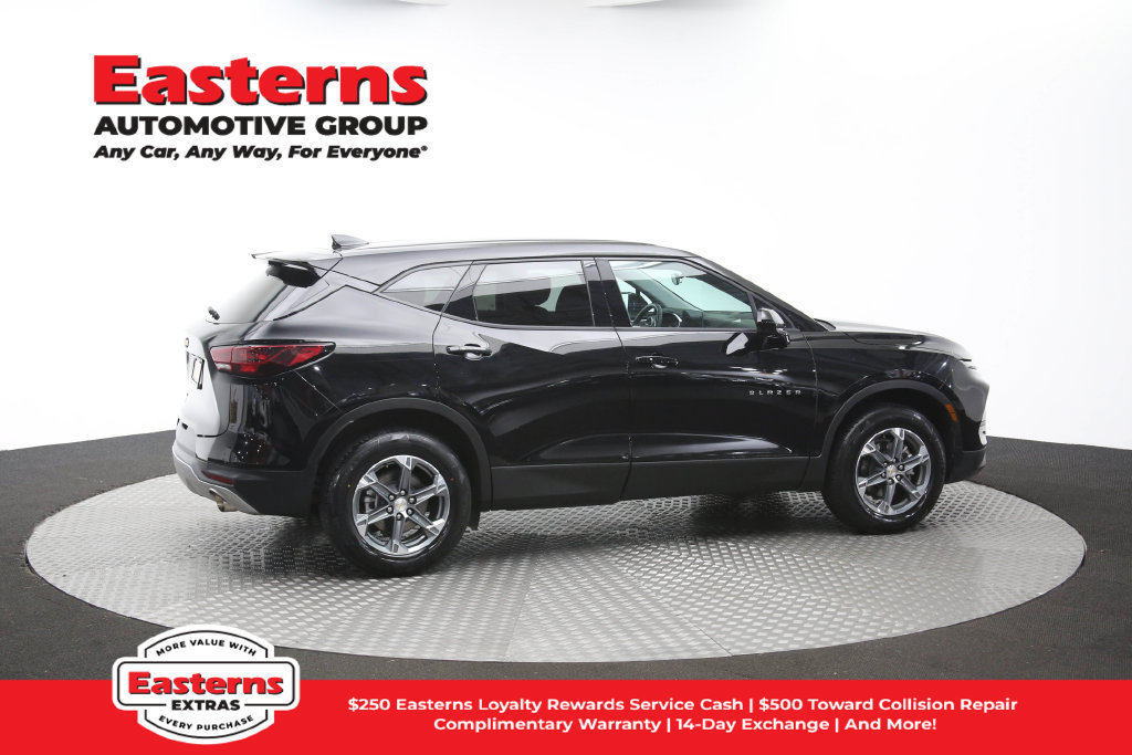 Used 2025 Chevrolet Blazer LT FWD image 46
