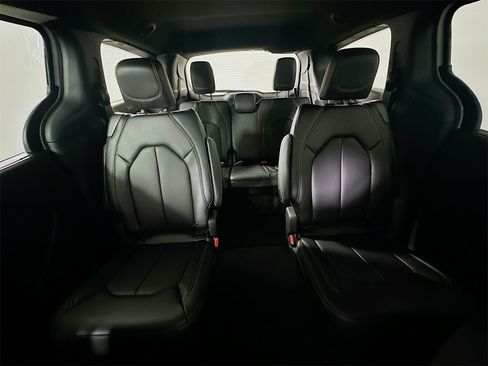 New 2026 Chrysler Voyager LX image 10