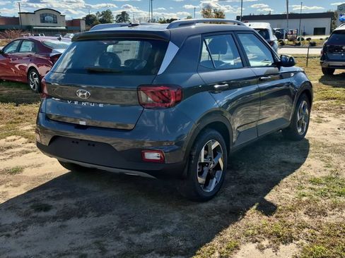 New 2026 Hyundai Venue SEL FWD image 5