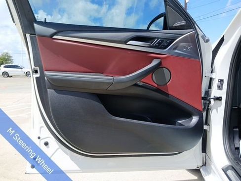 Used 2023 BMW X4 xDrive30i w/ M Sport Package image 18