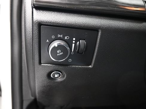 Used 2020 Jeep Grand Cherokee Altitude image 27