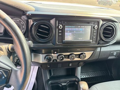 Used 2019 Toyota Tacoma SR w/ SR Convenience Package AWD/4WD image 18