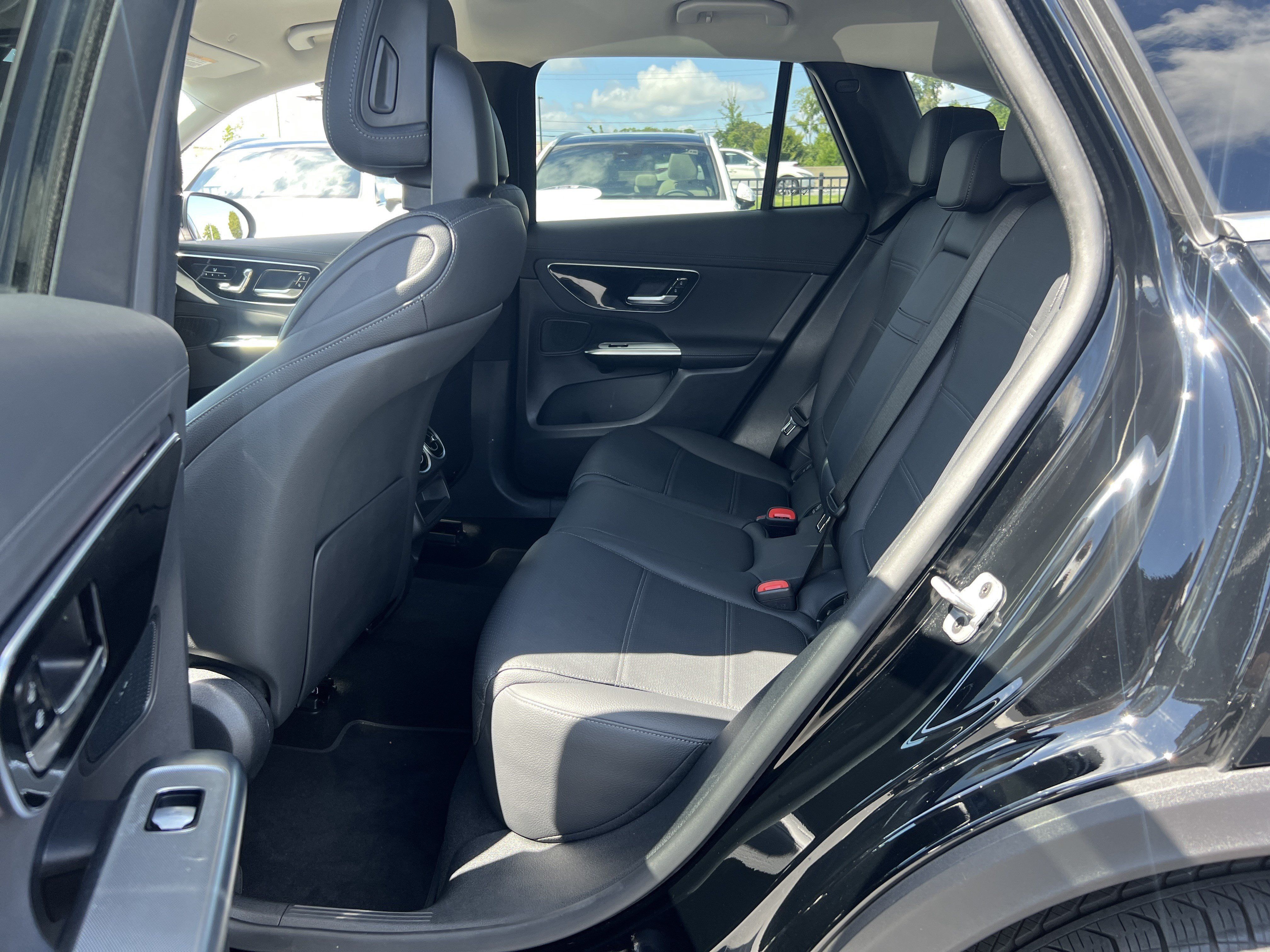 Certified 2025 Mercedes-Benz GLC 350e 4MATIC image 33