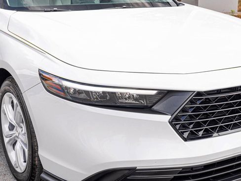 Used 2025 Honda Accord LX image 38