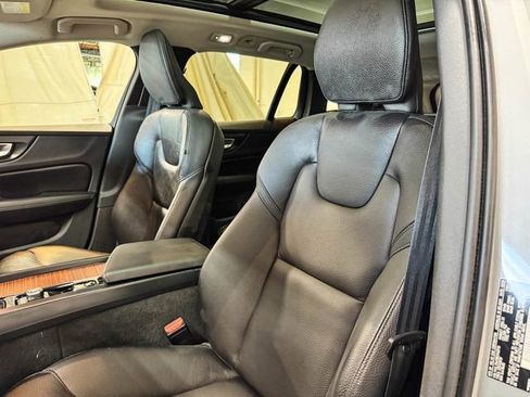 Used 2024 Volvo V60 B5 Cross Country Plus w/ Protection Package Premier image 21