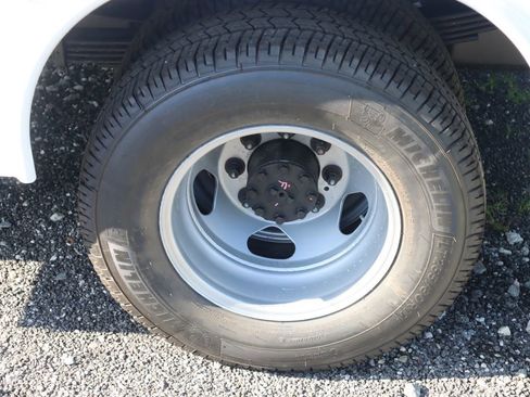 New 2025 GMC Sierra 3500 Pro w/ Convenience Package image 15