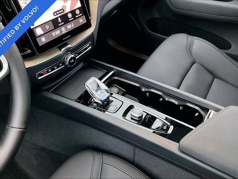 Certified 2026 Volvo XC60 B5 Plus AWD/4WD image 18